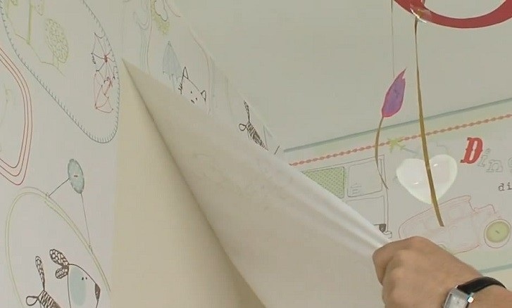 как снять старые бумажные обои