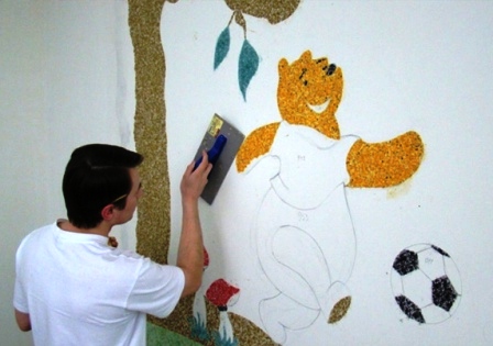 жидкие обои с рисунком в интерьере дома